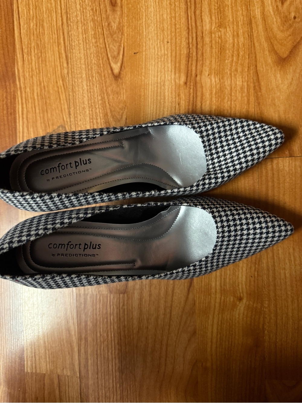 comfort plus by Predictions Black & White Houndstooth Pointed Flats